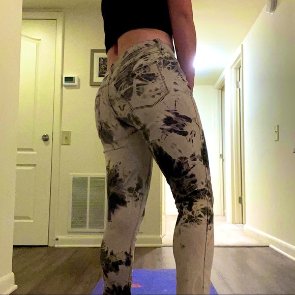 Bleach Dyed High Waisted Button Up Jeans - Picture 2 of 5